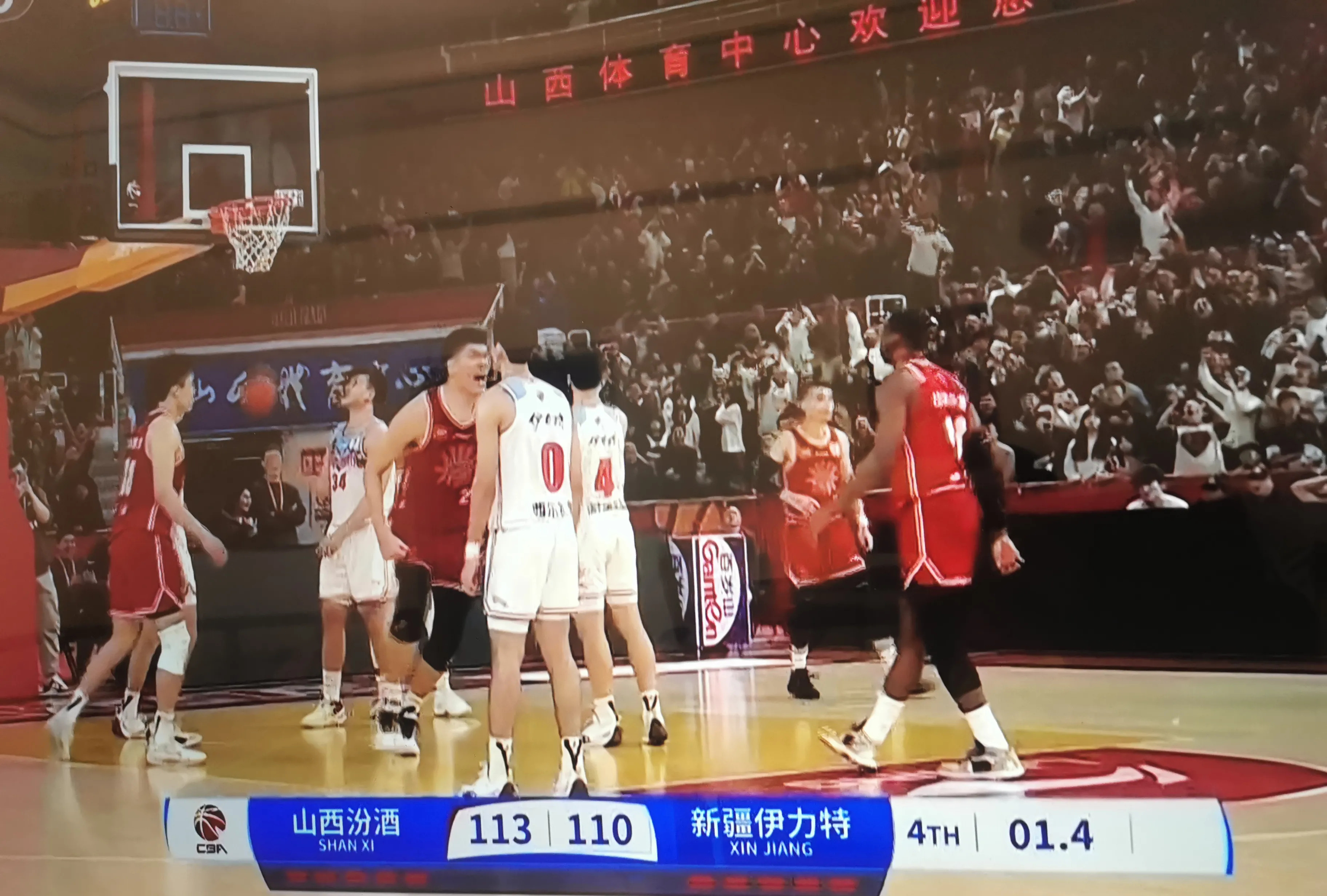 乐鱼体育直播在线-河北男篮在激烈比赛中实现了逆袭